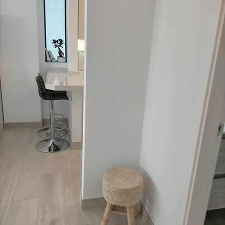 Acogedor En La Playa De *